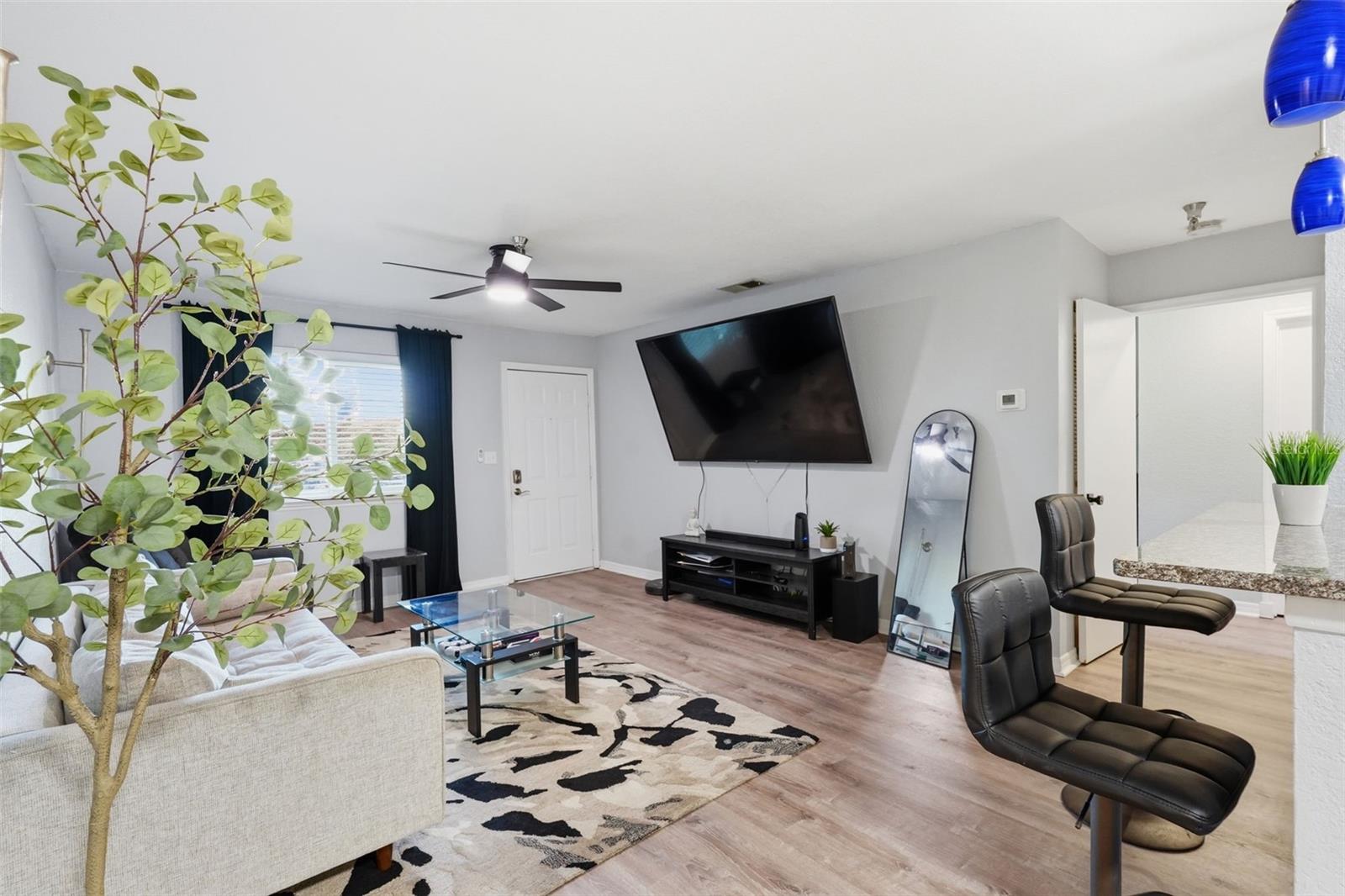 ITOPIA PRIVATE RESIDENCES CONDO - Residential