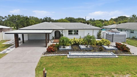 Photo of 3615 Egerton Circle, Sarasota, FL 34233 (MLS # A4701023)