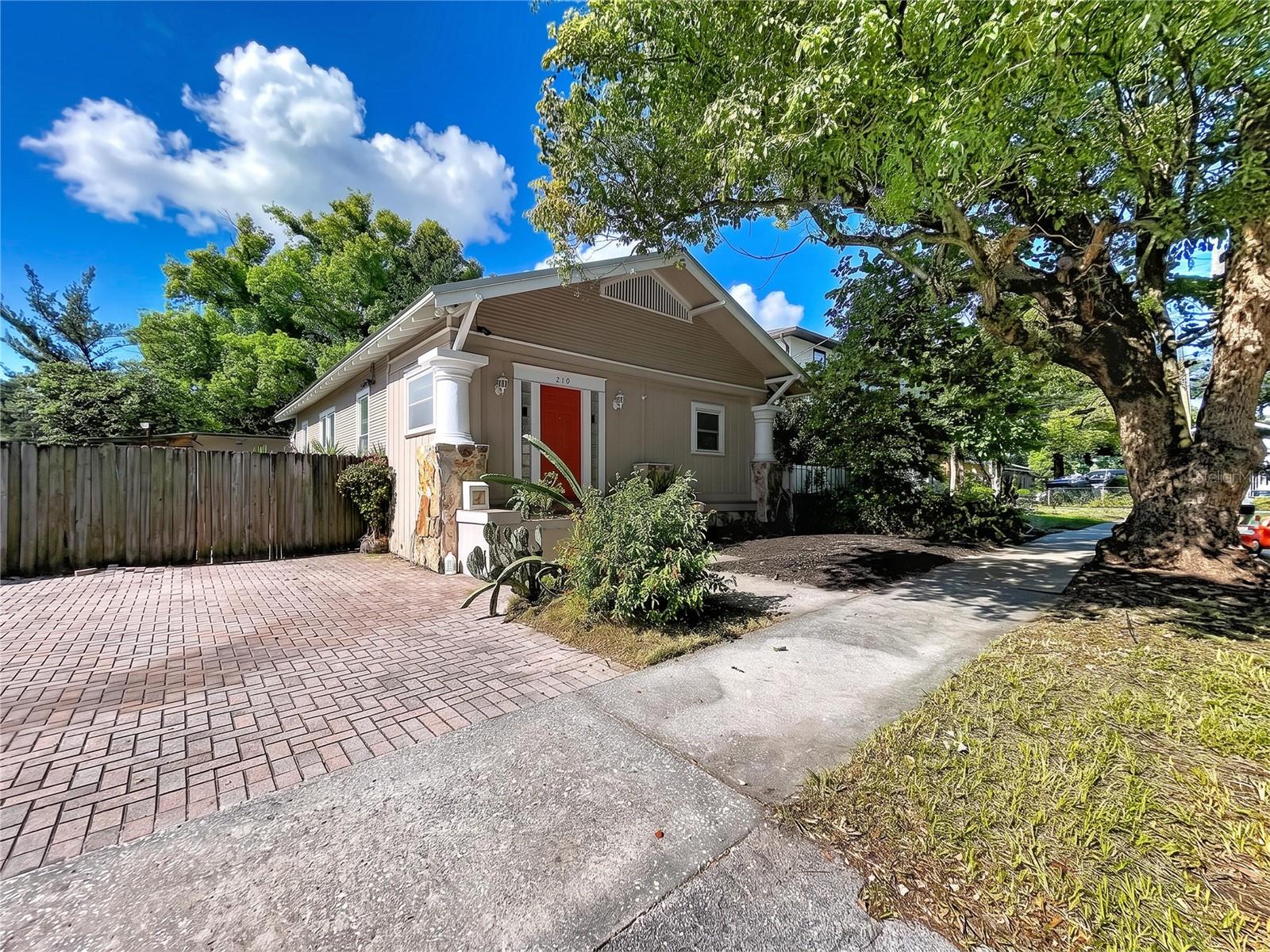 210 W FLORIBRASKA AVENUE