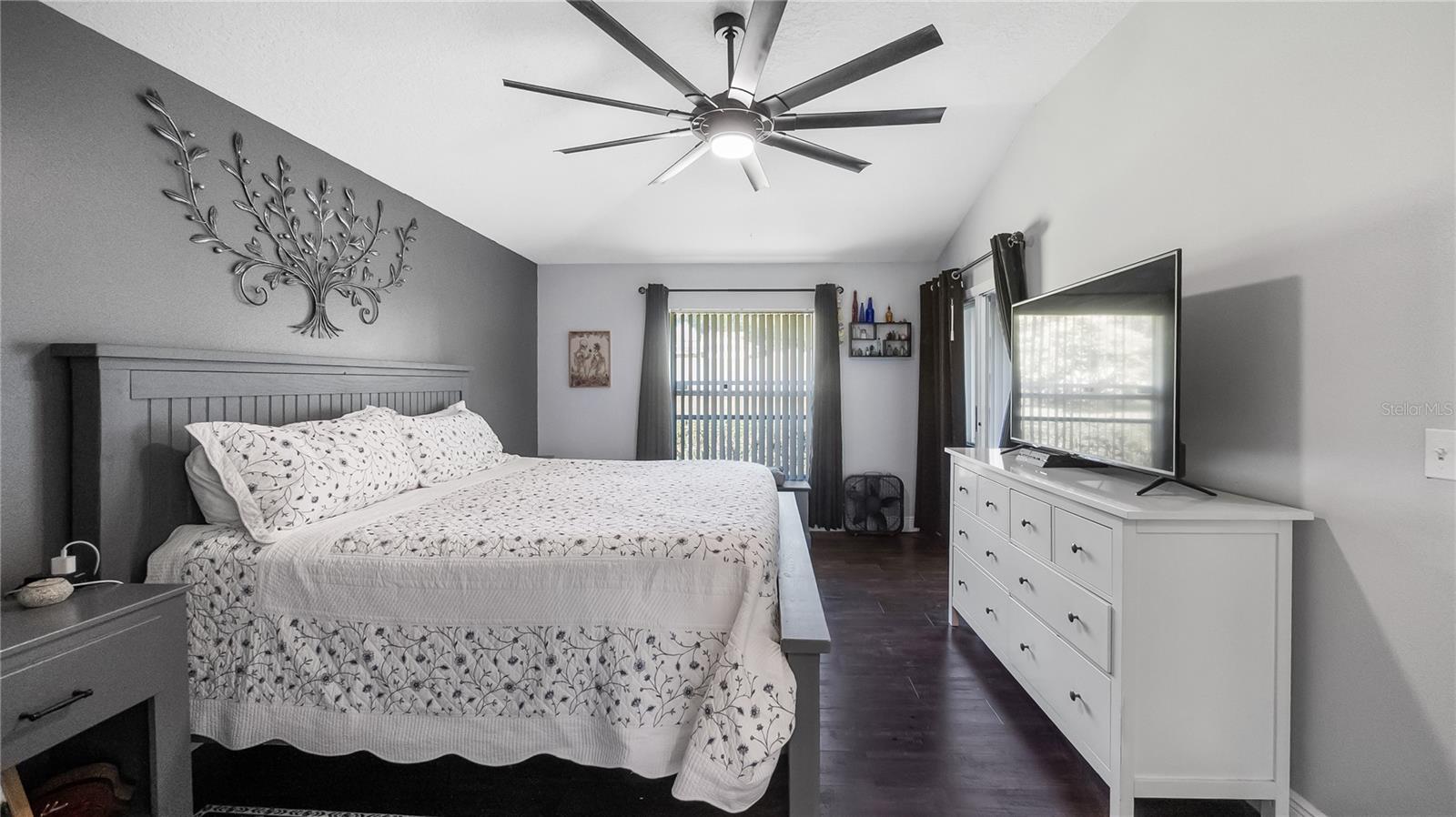 VILLAGE GREEN - Residential