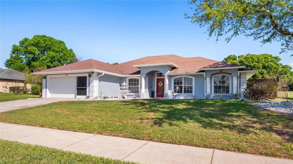 Photo of 8925 Pebble Beach Place, Clermont, FL 34711 (MLS # G5110245)