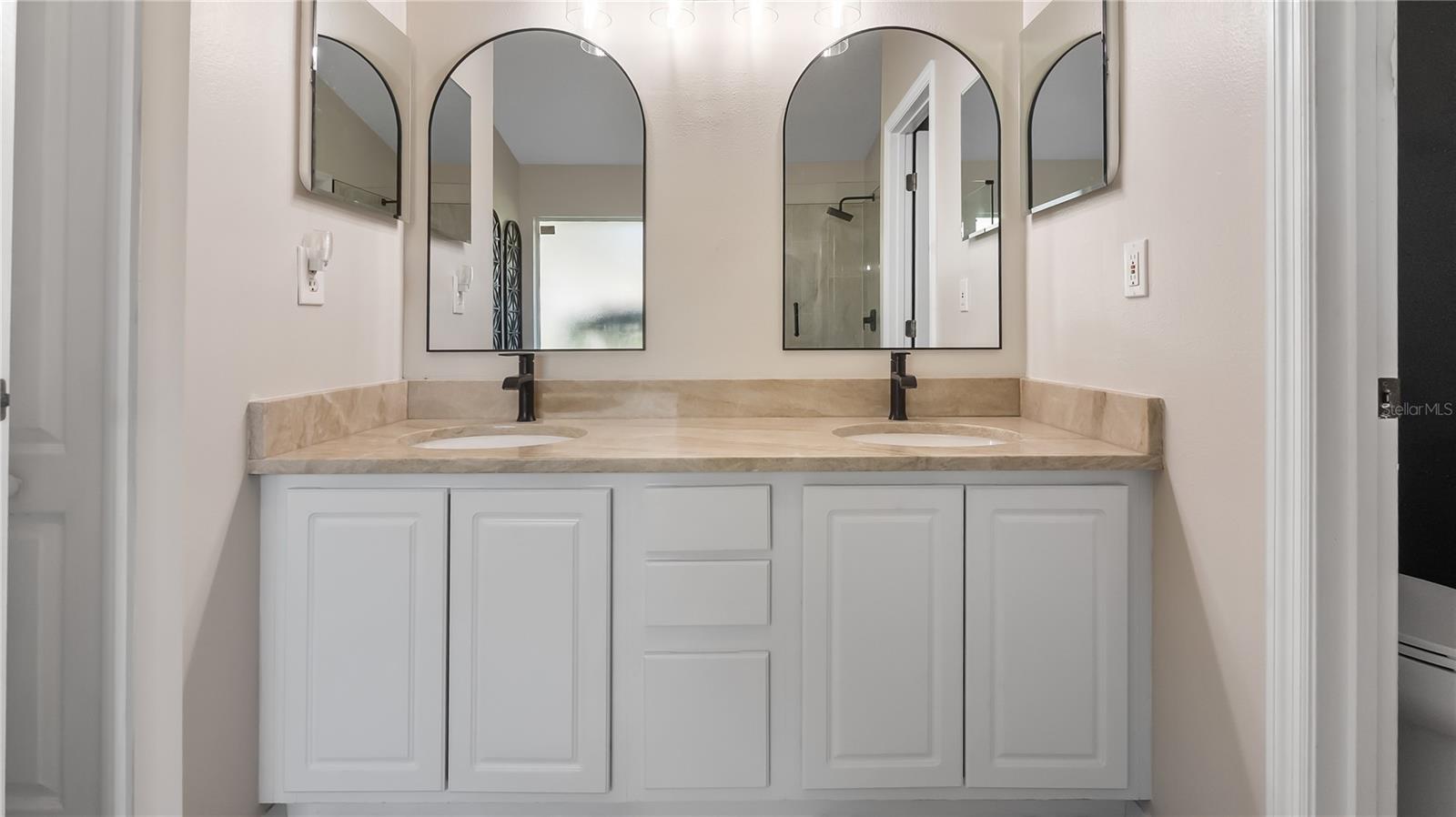 VILLAGE GREEN - Residential