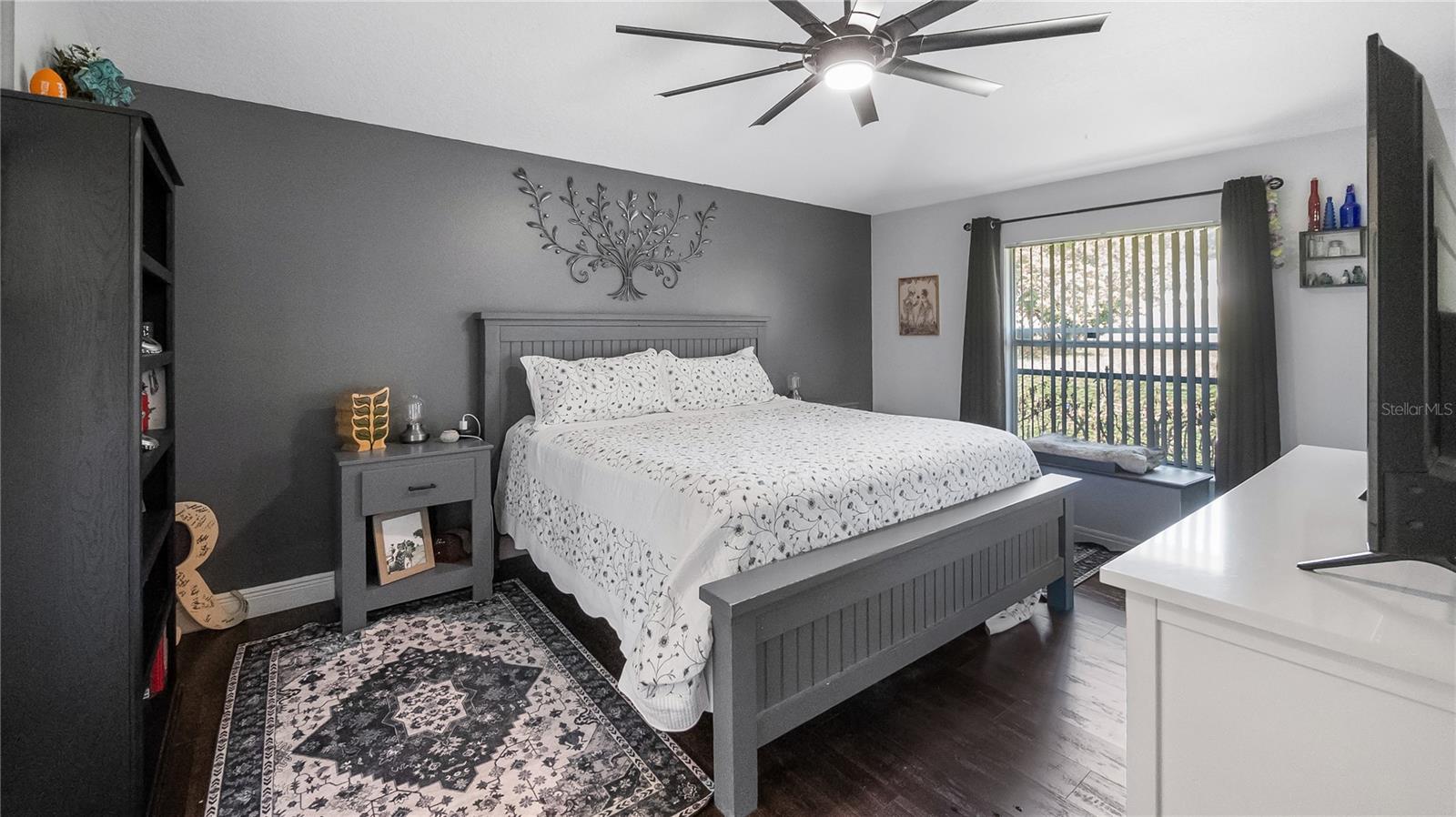 VILLAGE GREEN - Residential