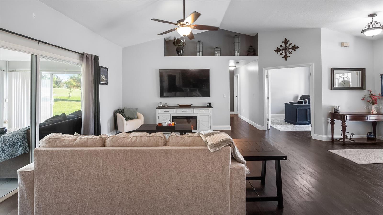 VILLAGE GREEN - Residential