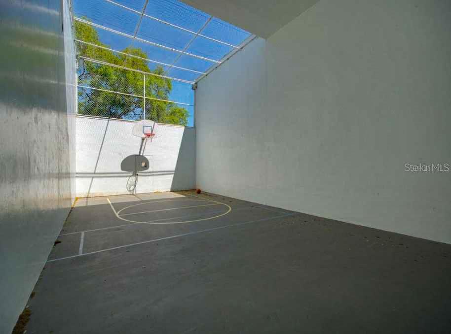 ITOPIA PRIVATE RESIDENCES CONDO - Residential Lease