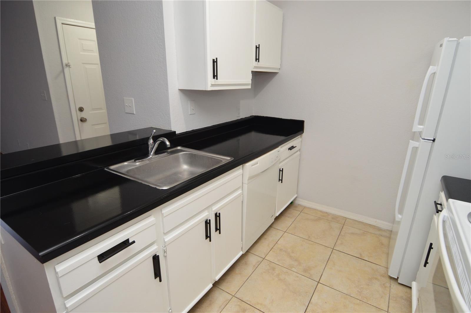 ITOPIA PRIVATE RESIDENCES CONDO - Residential Lease