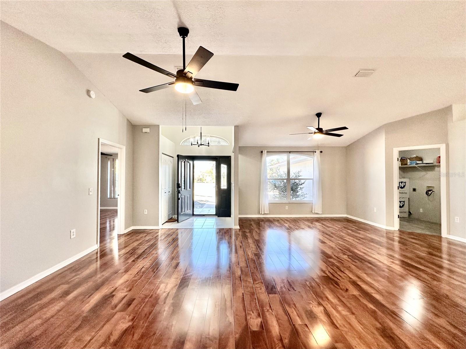 HILLS AVALON - Residential