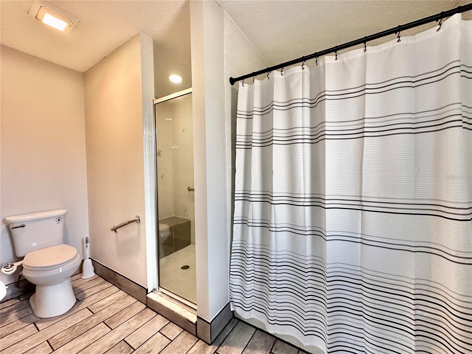 HILLS AVALON - Residential