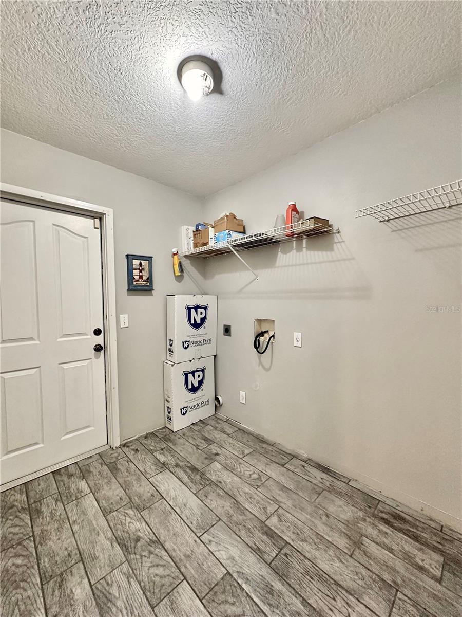 HILLS AVALON - Residential