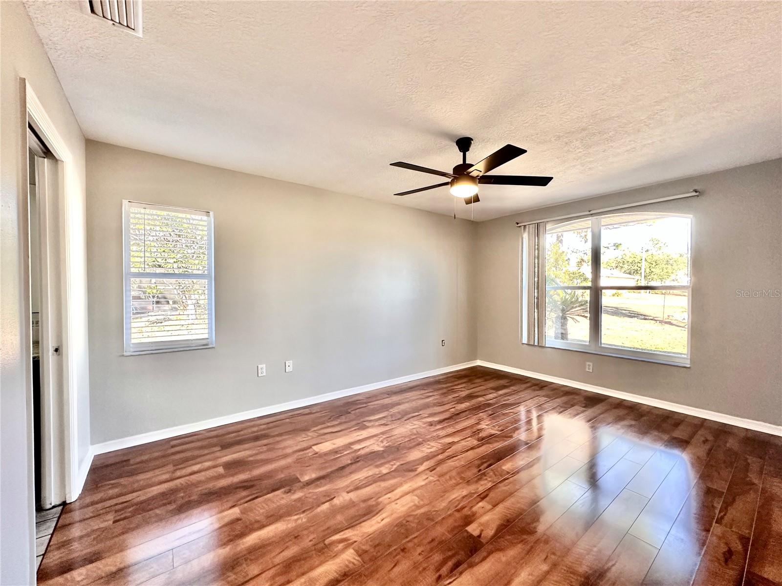 HILLS AVALON - Residential