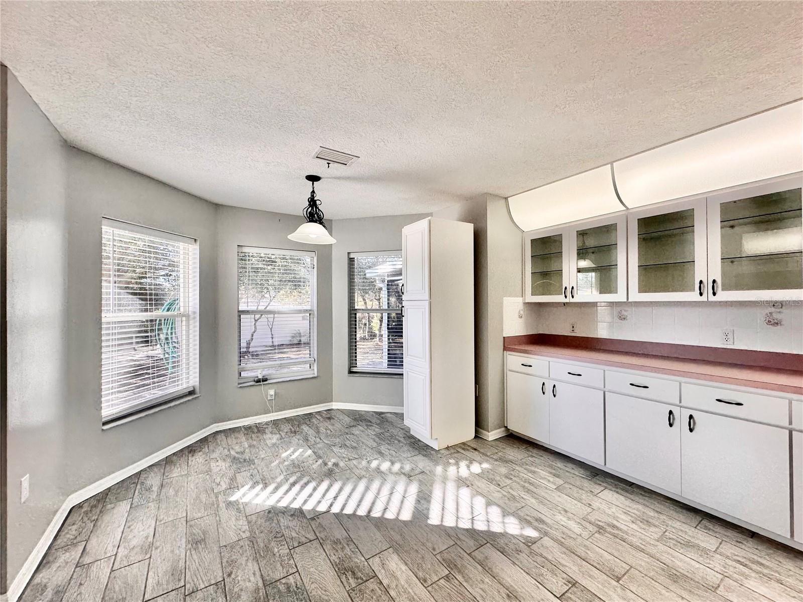 HILLS AVALON - Residential