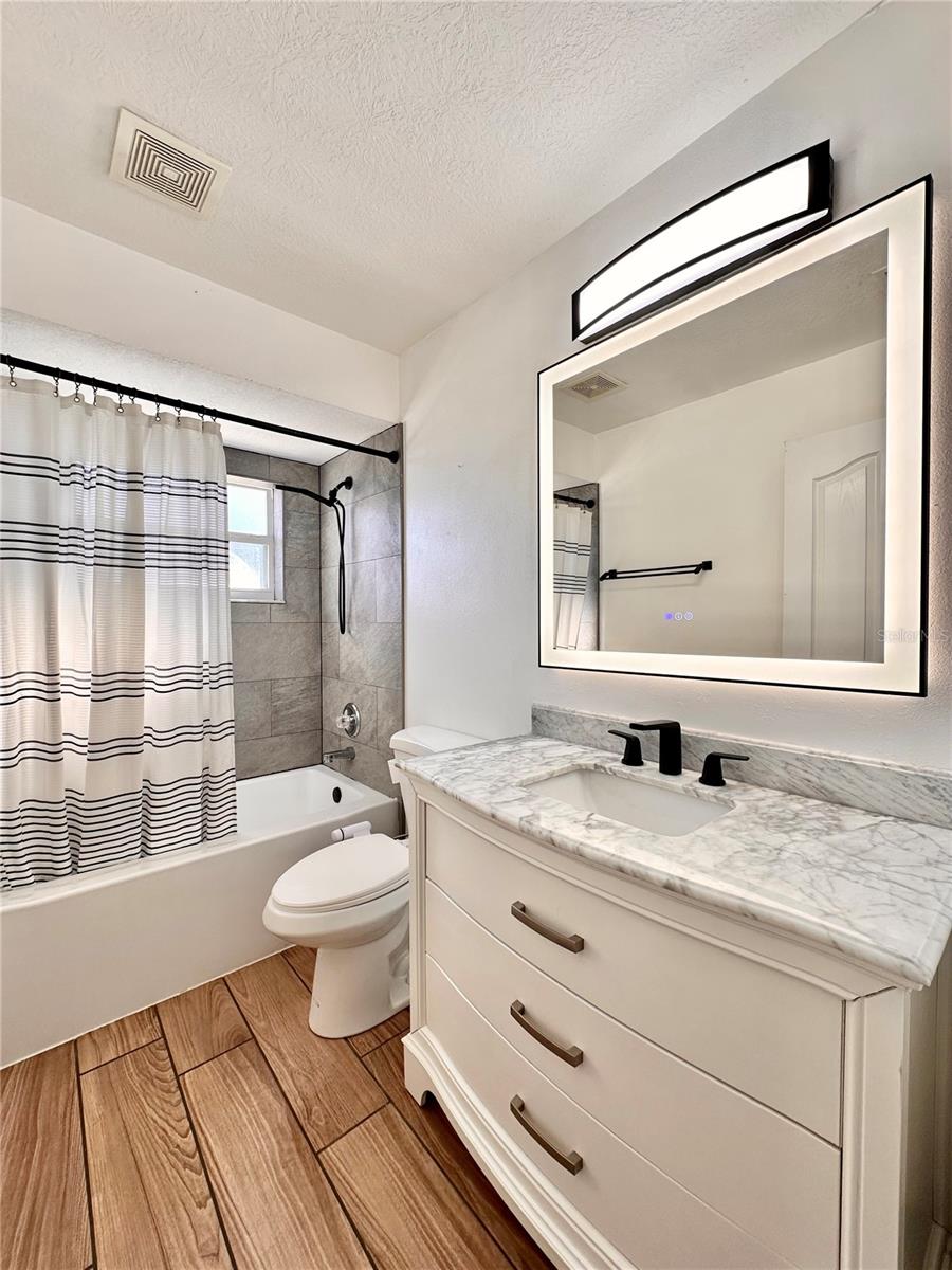 HILLS AVALON - Residential