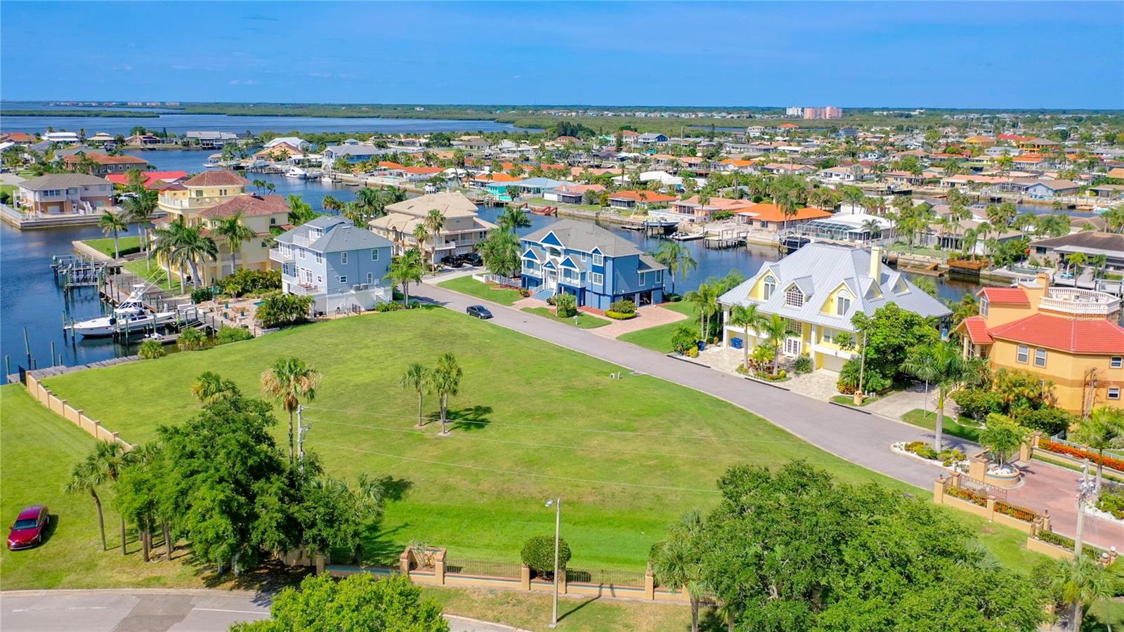 SCHOONER PLACE - Land