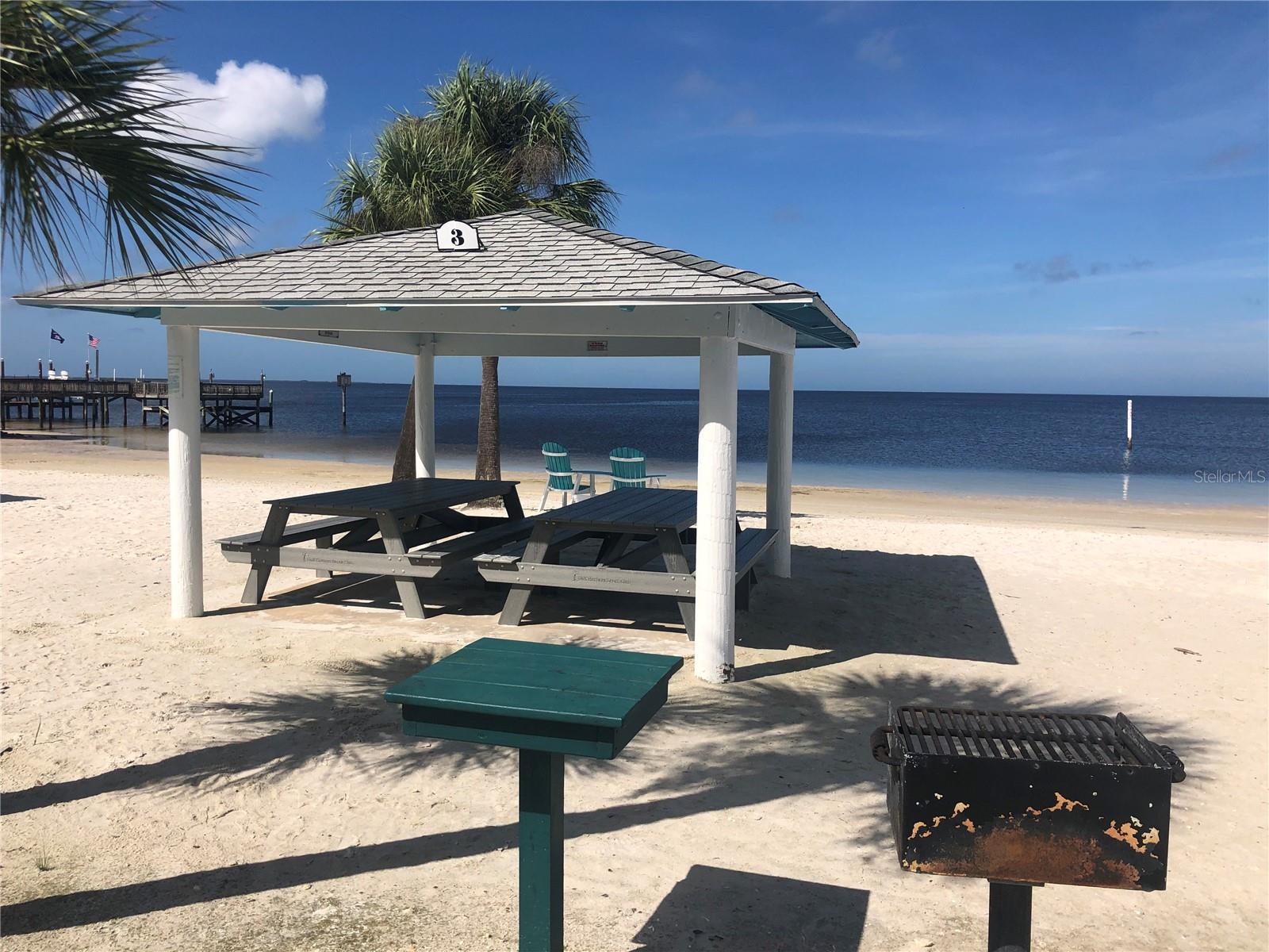 SCHOONER PLACE - Land