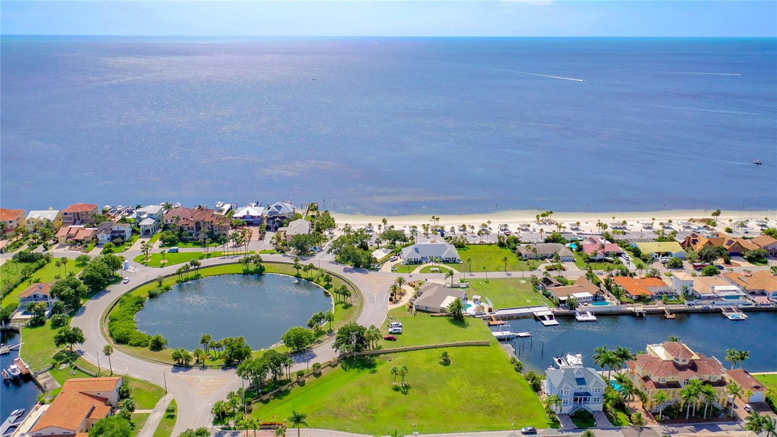 SCHOONER PLACE - Land