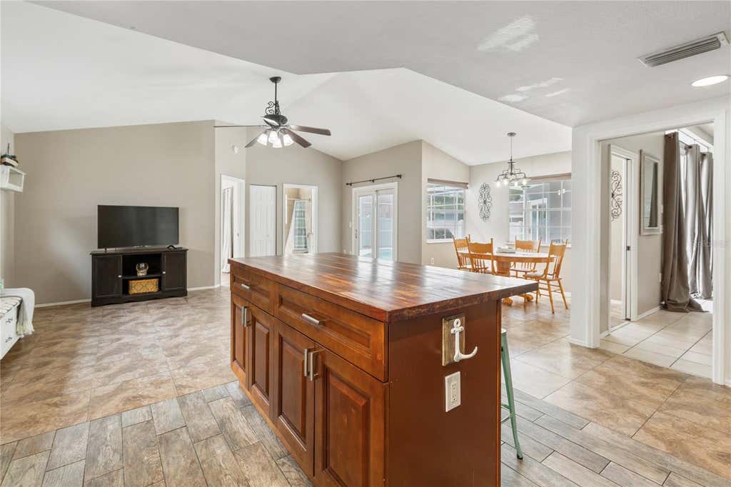 Photo of 1690 Winners Circle, Tarpon Springs, FL 34689 (MLS # TB8532230)