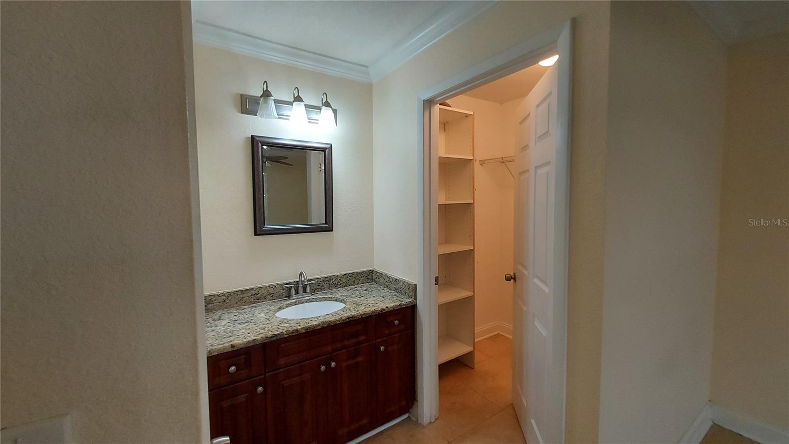 HARBOR CLUB CONDO - Residential Lease