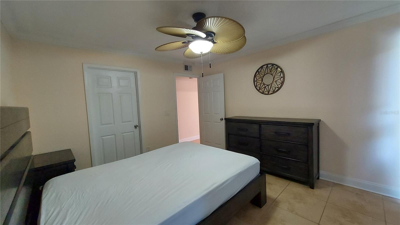 HARBOR CLUB CONDO - Residential Lease