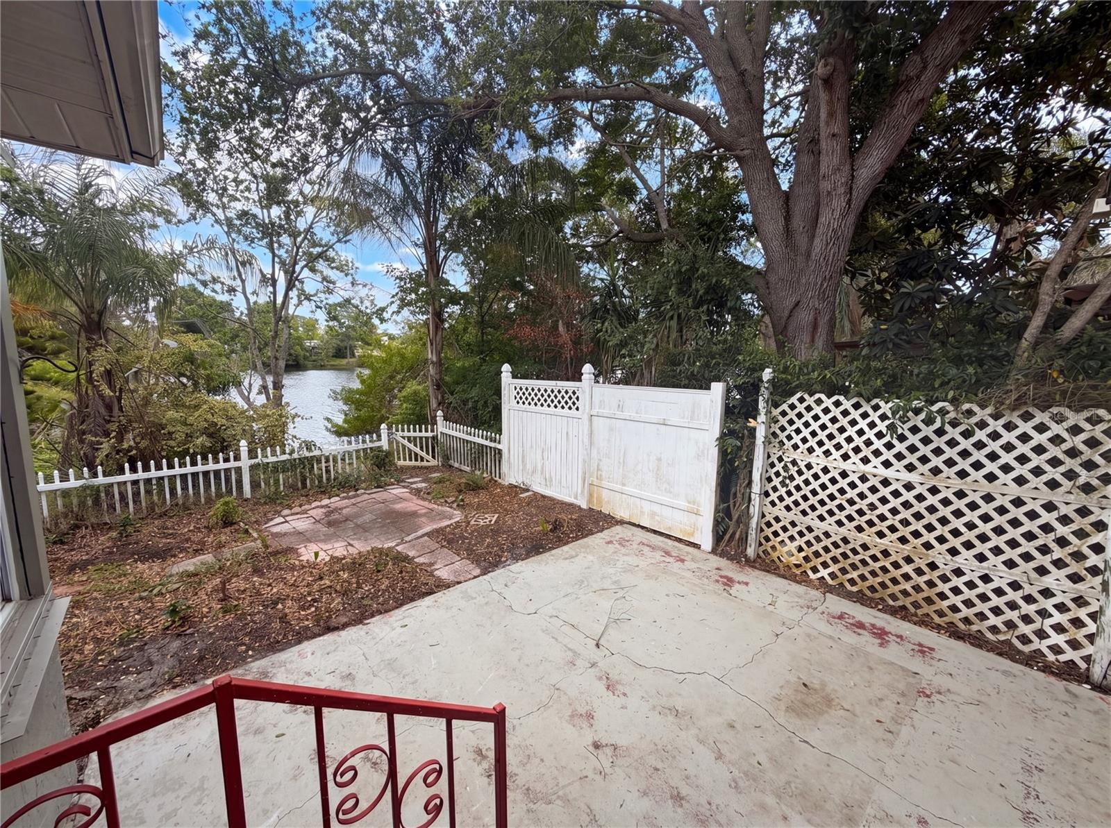 MEADOWS - Residential