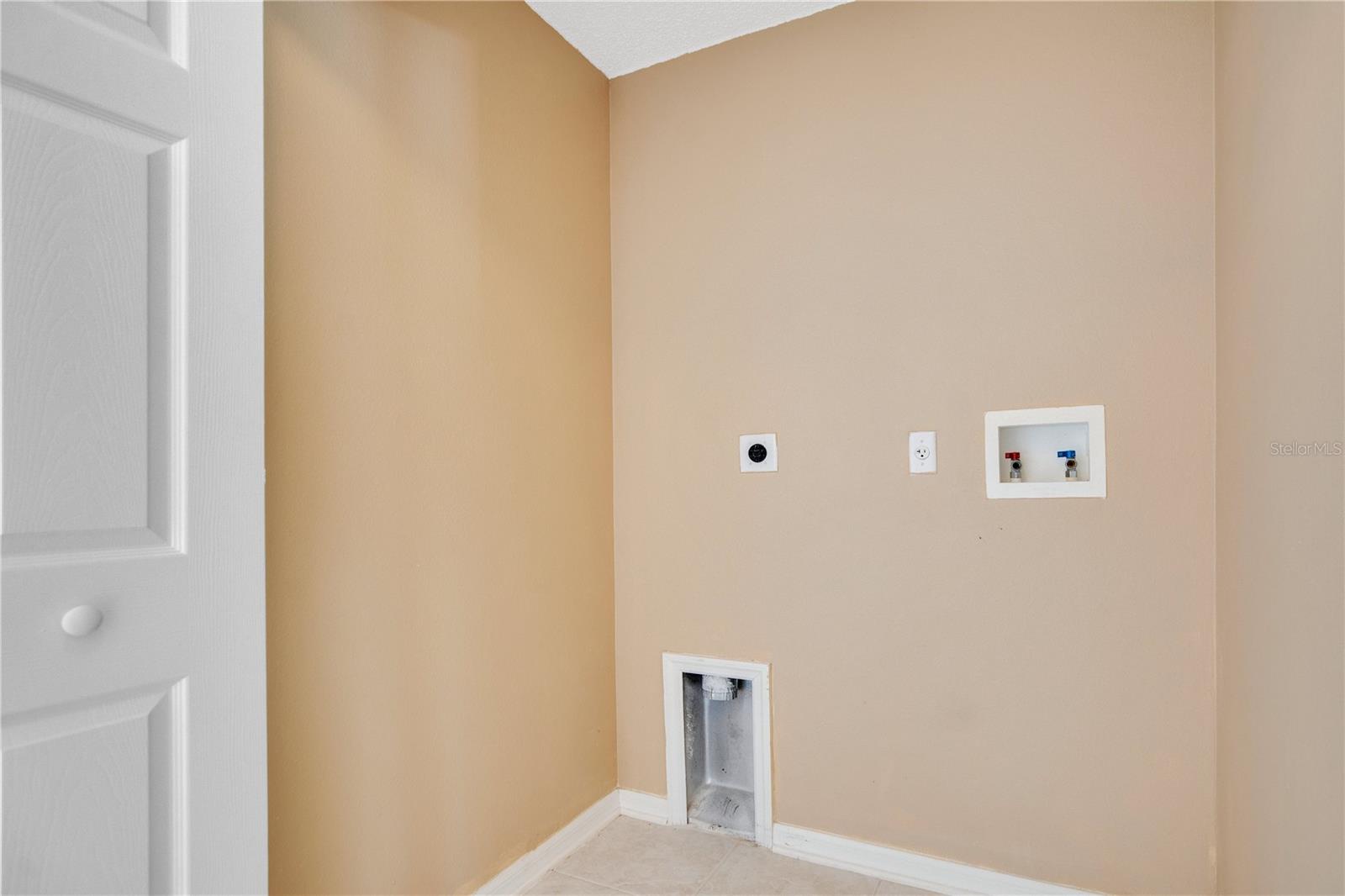 PLANTATION ESTATES UNIT 32 - Residential