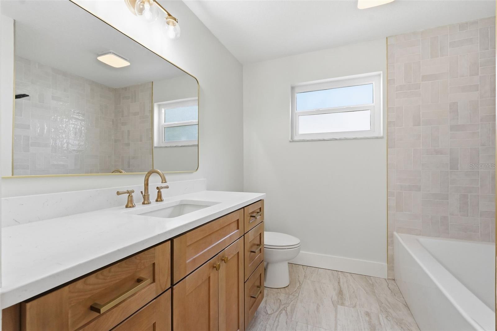 FAIRWAY ESTATES 9TH ADD - Residential