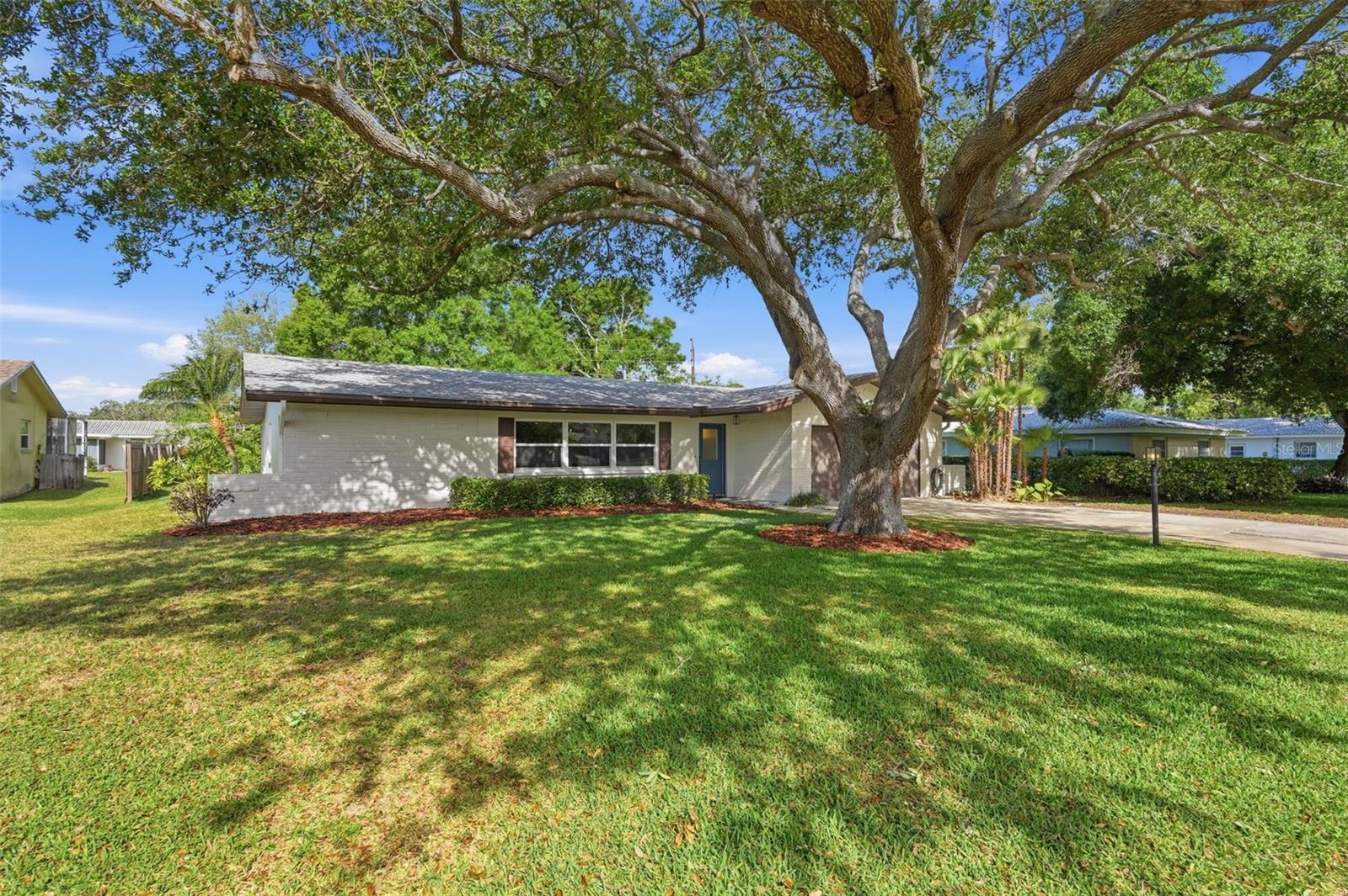 FAIRWAY ESTATES 9TH ADD - Residential