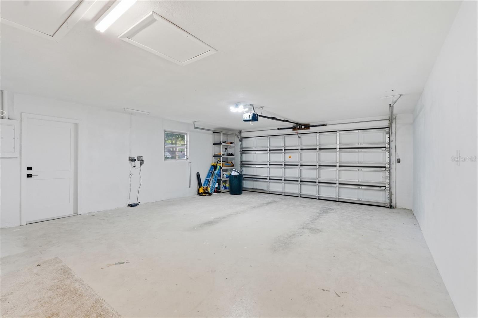 FAIRWAY ESTATES 9TH ADD - Residential