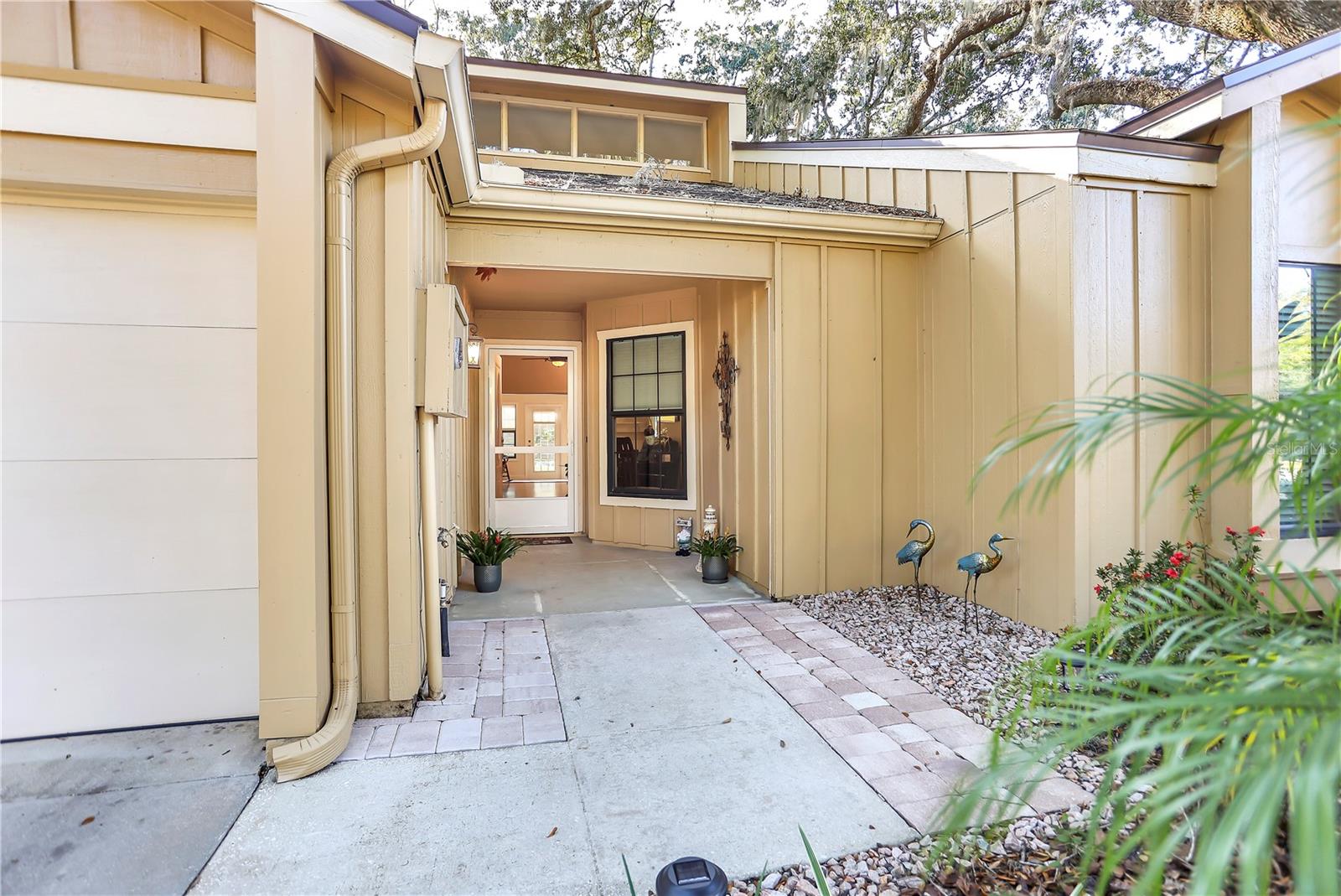 2352 SIERRA LANE 2352