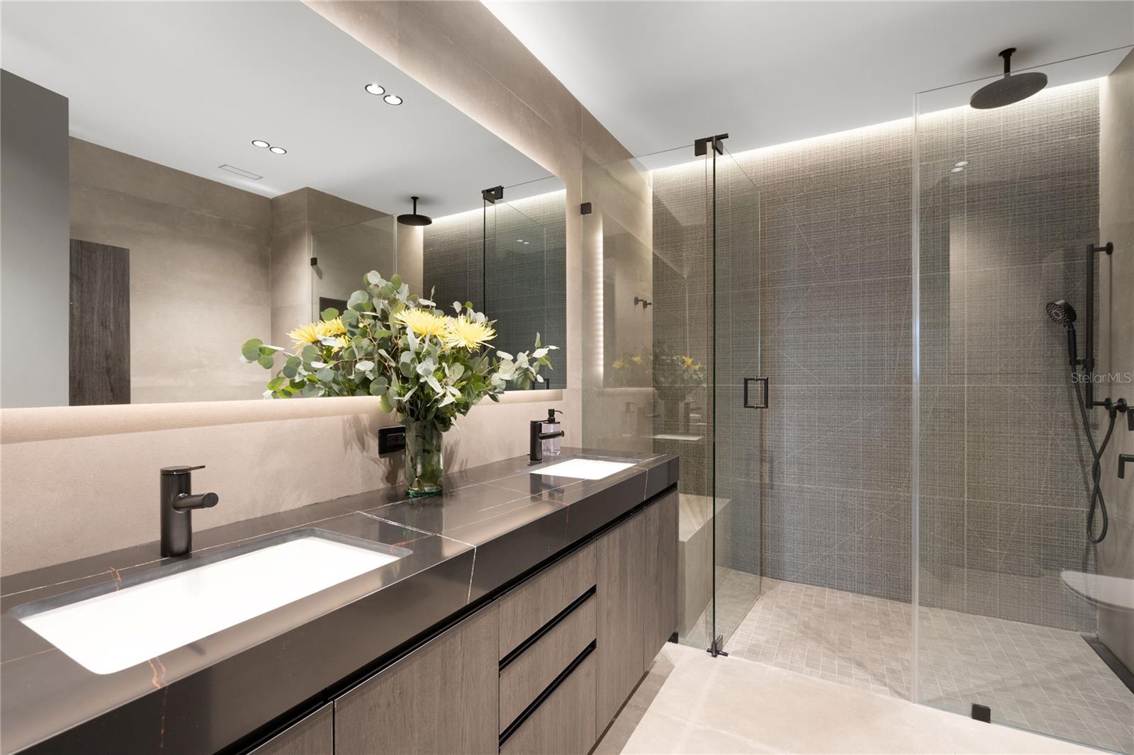 TORRE CIBELES I - Residential Lease