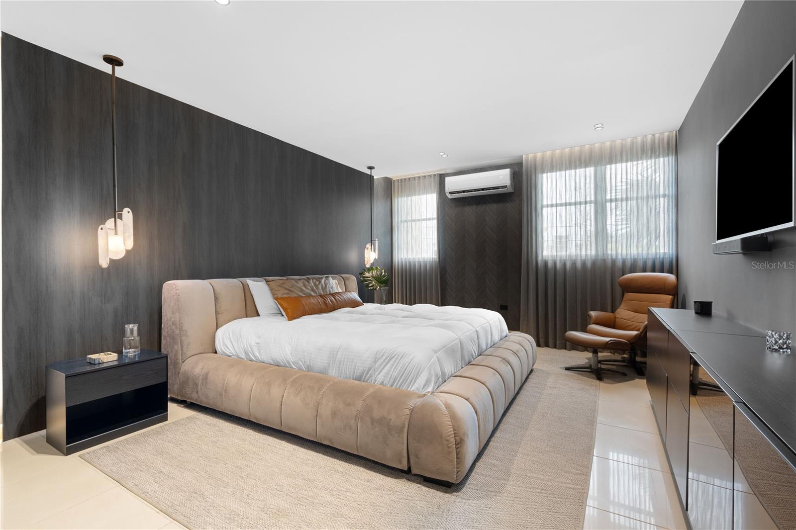 TORRE CIBELES I - Residential Lease