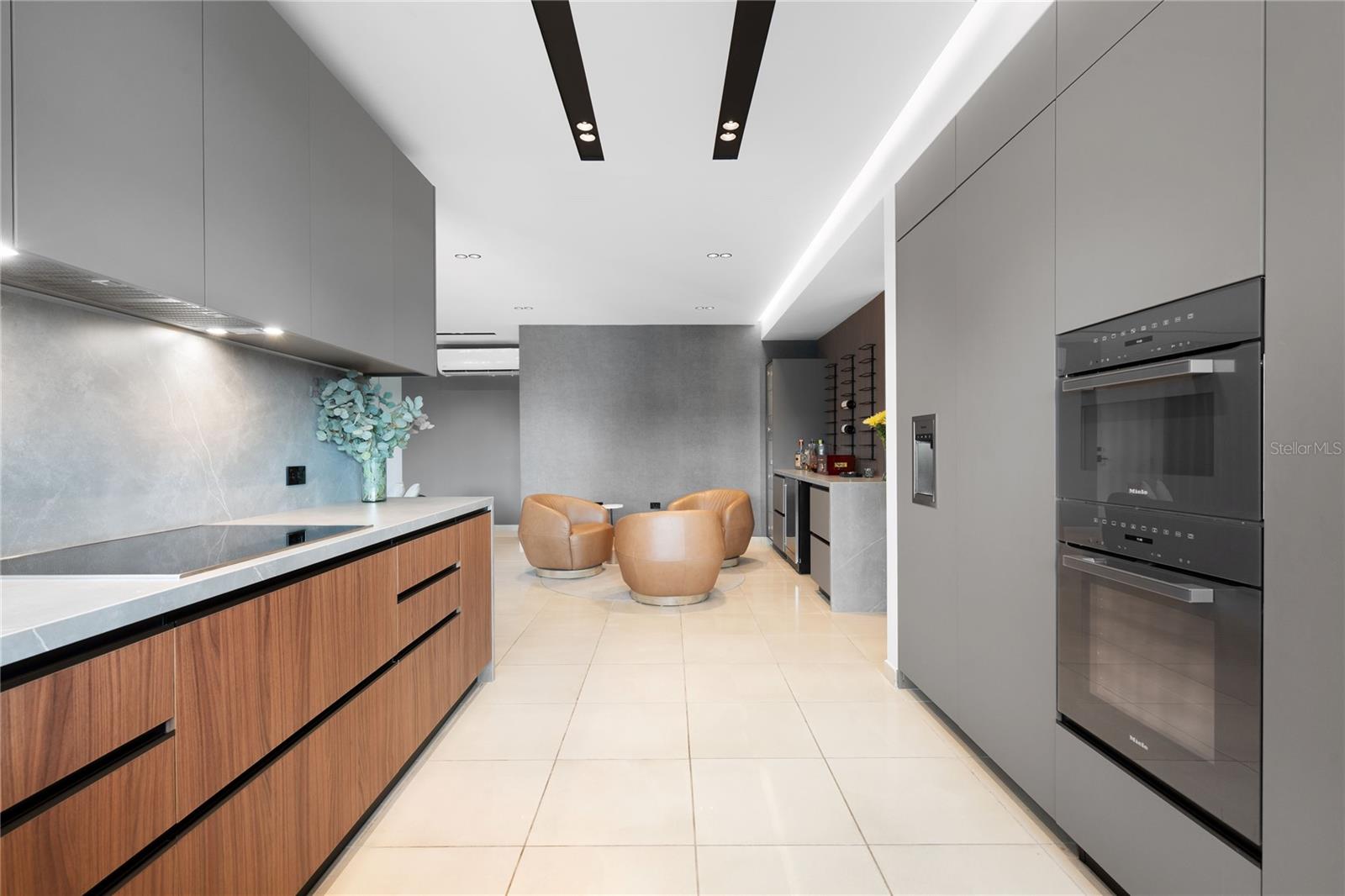 TORRE CIBELES I - Residential Lease