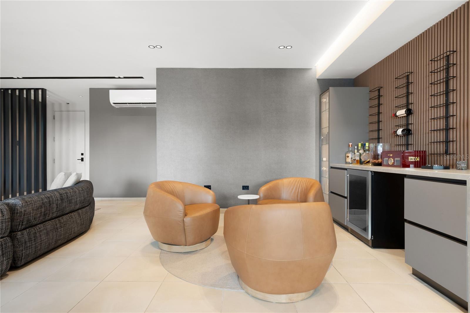 TORRE CIBELES I - Residential Lease