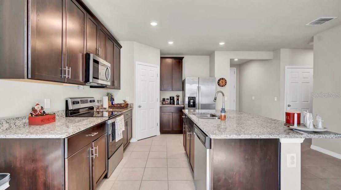 3041 CASSIDY LANE