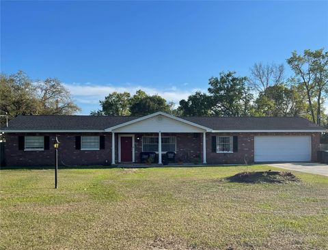 Photo of 1038 Emerald Drive, Brandon, FL 33511 (MLS # R4910616)