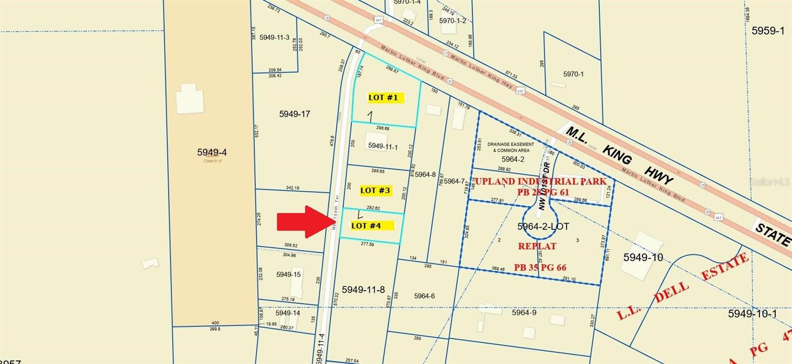 Main image without alt text