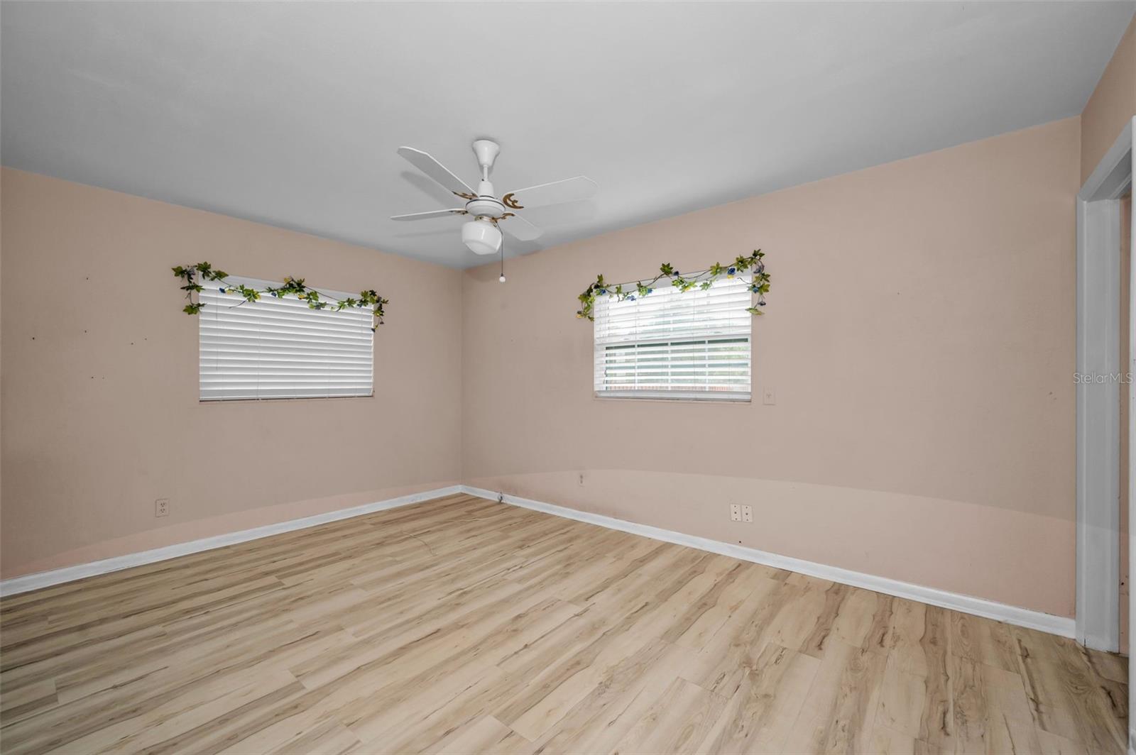 MAGNOLIA COURT - Residential