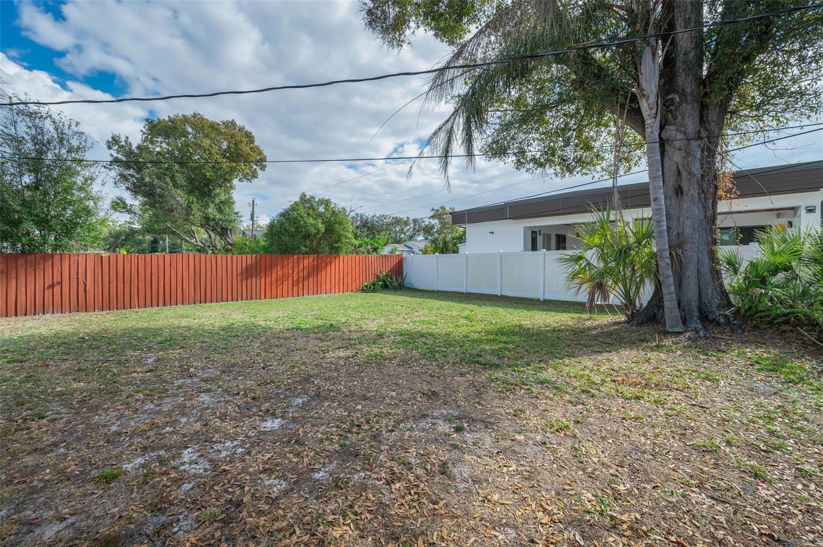 MAGNOLIA COURT - Residential