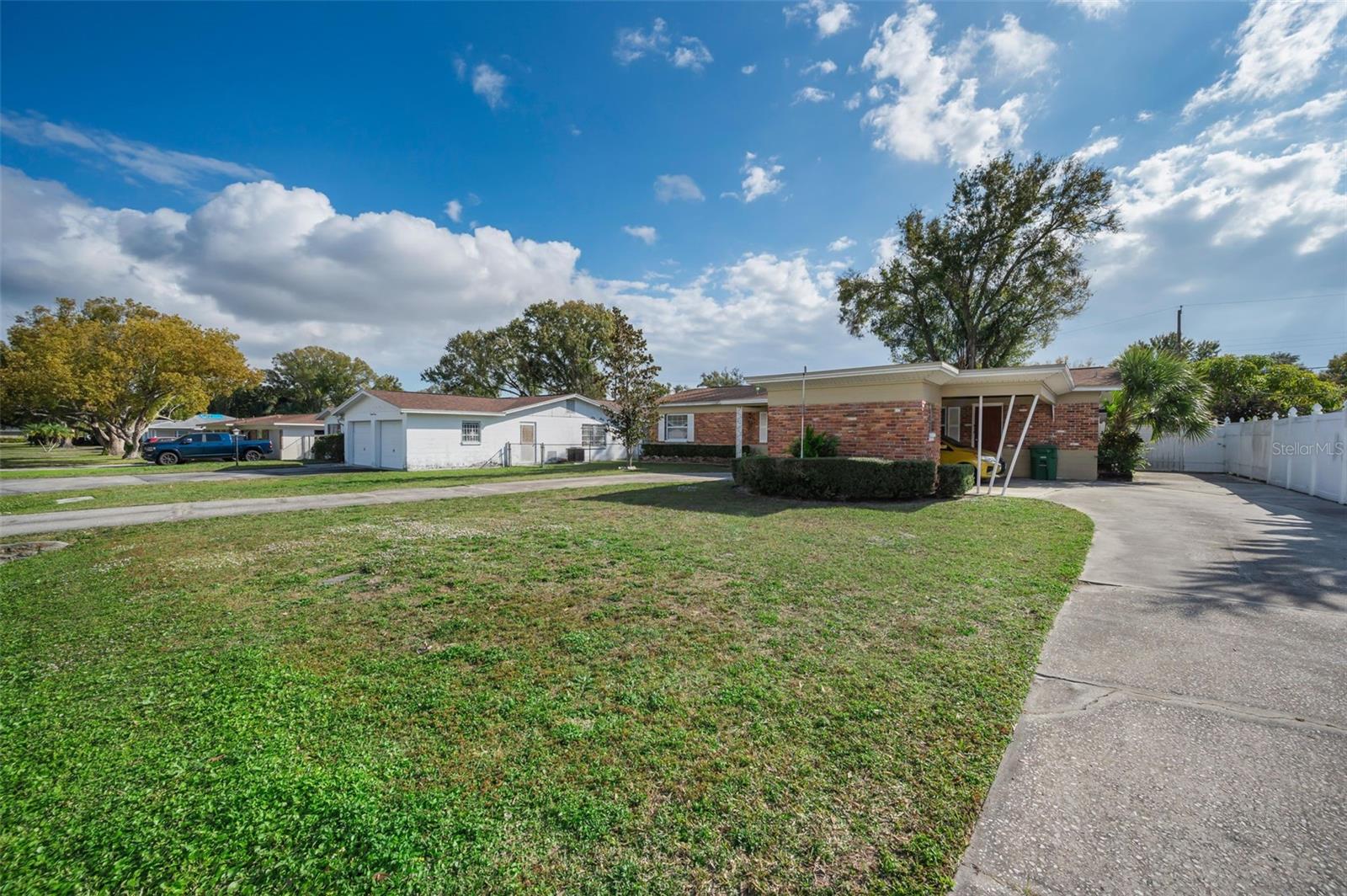 MAGNOLIA COURT - Residential