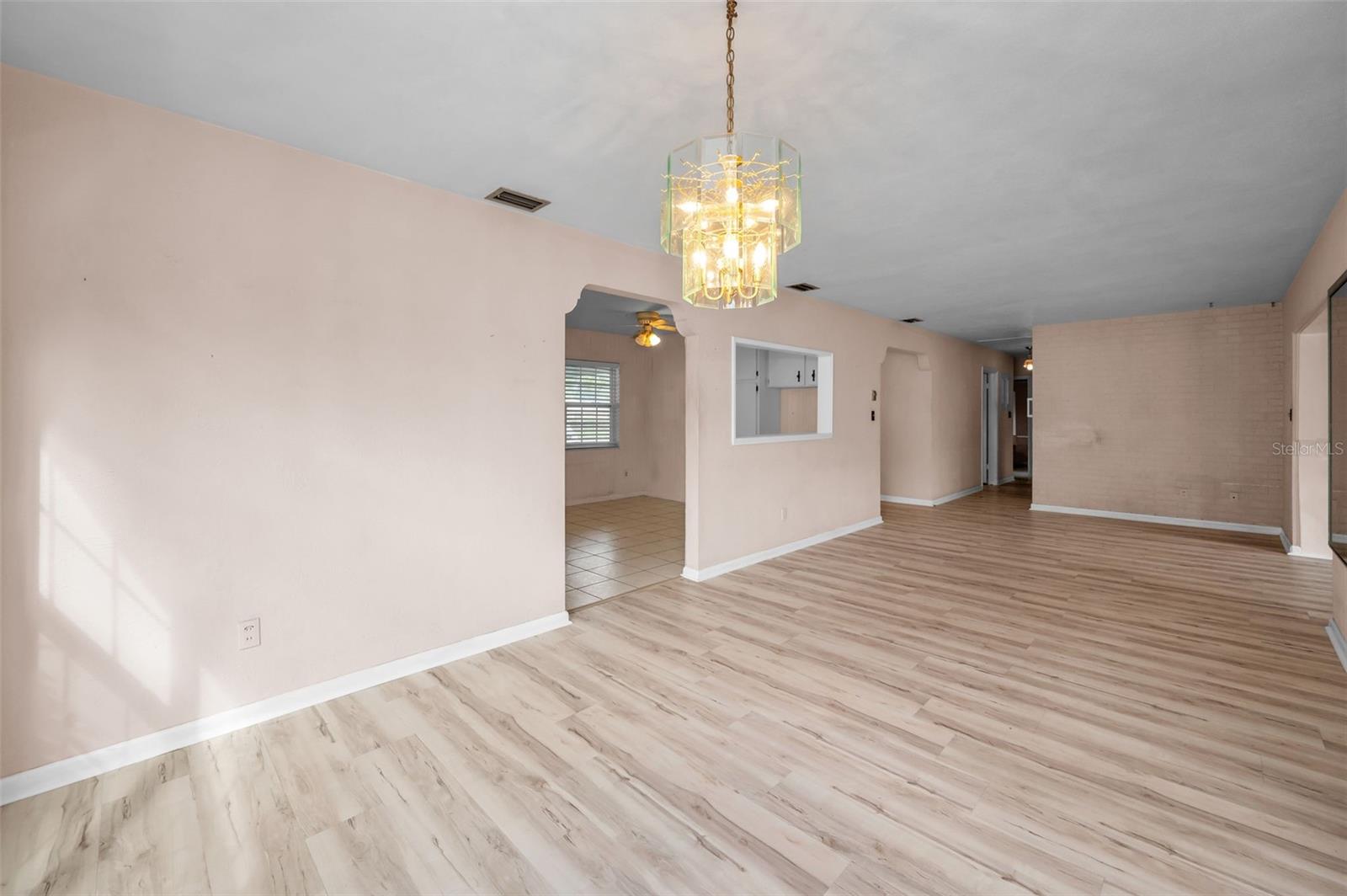 MAGNOLIA COURT - Residential