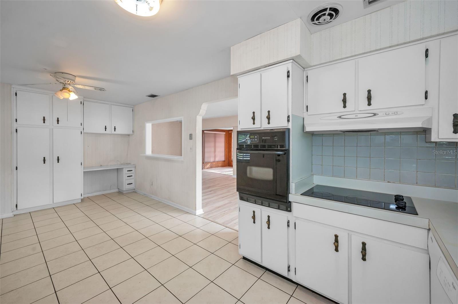 MAGNOLIA COURT - Residential