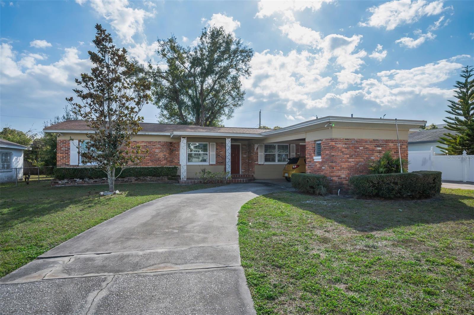 MAGNOLIA COURT - Residential