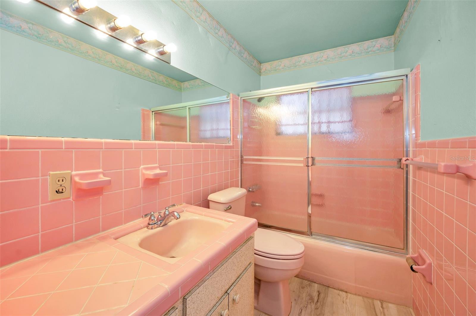 MAGNOLIA COURT - Residential