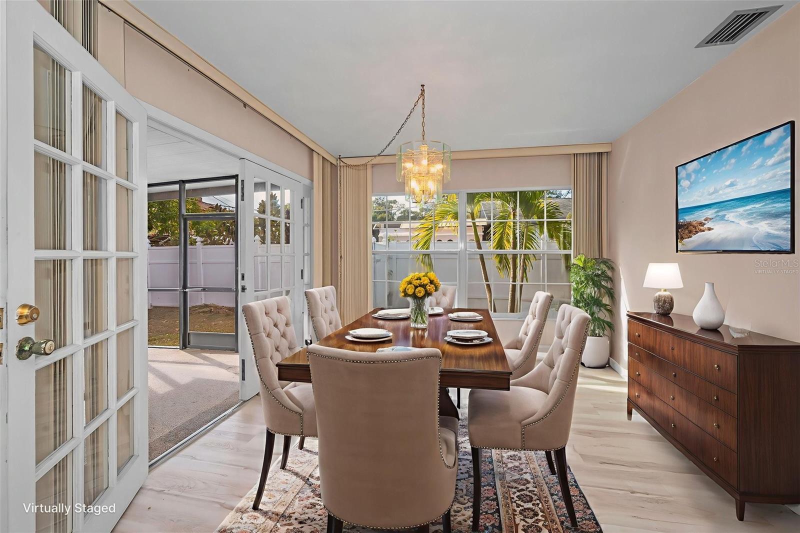 MAGNOLIA COURT - Residential