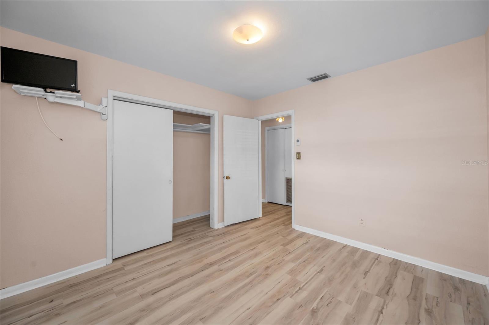 MAGNOLIA COURT - Residential