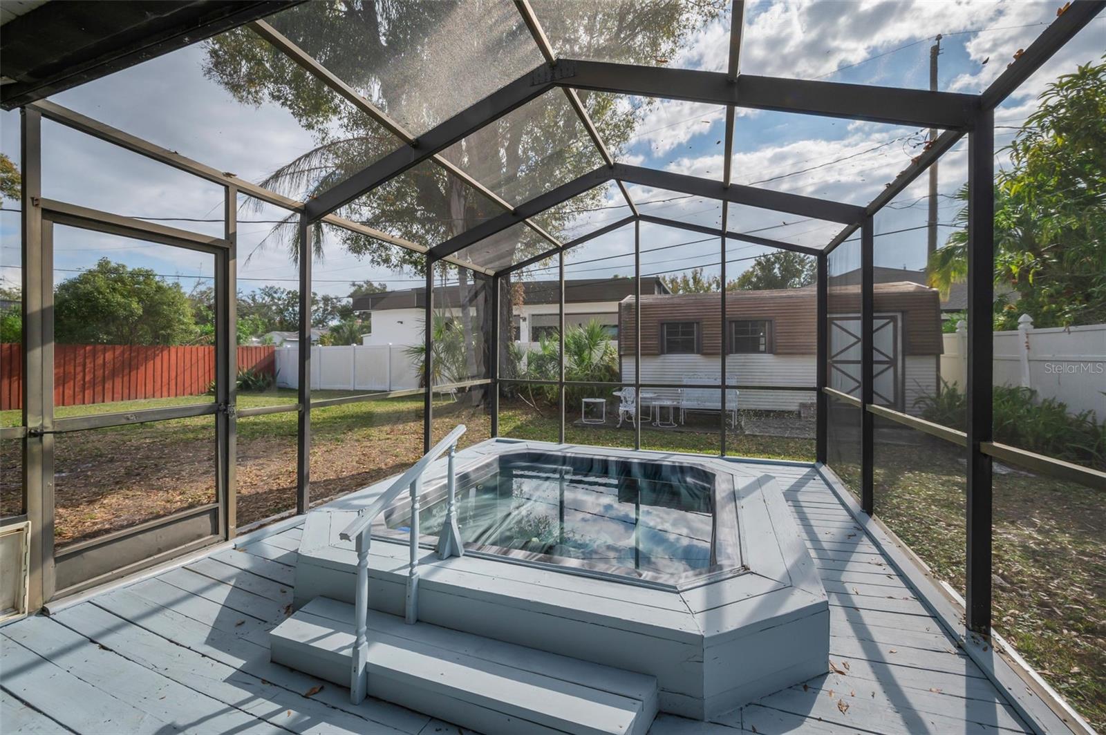 MAGNOLIA COURT - Residential