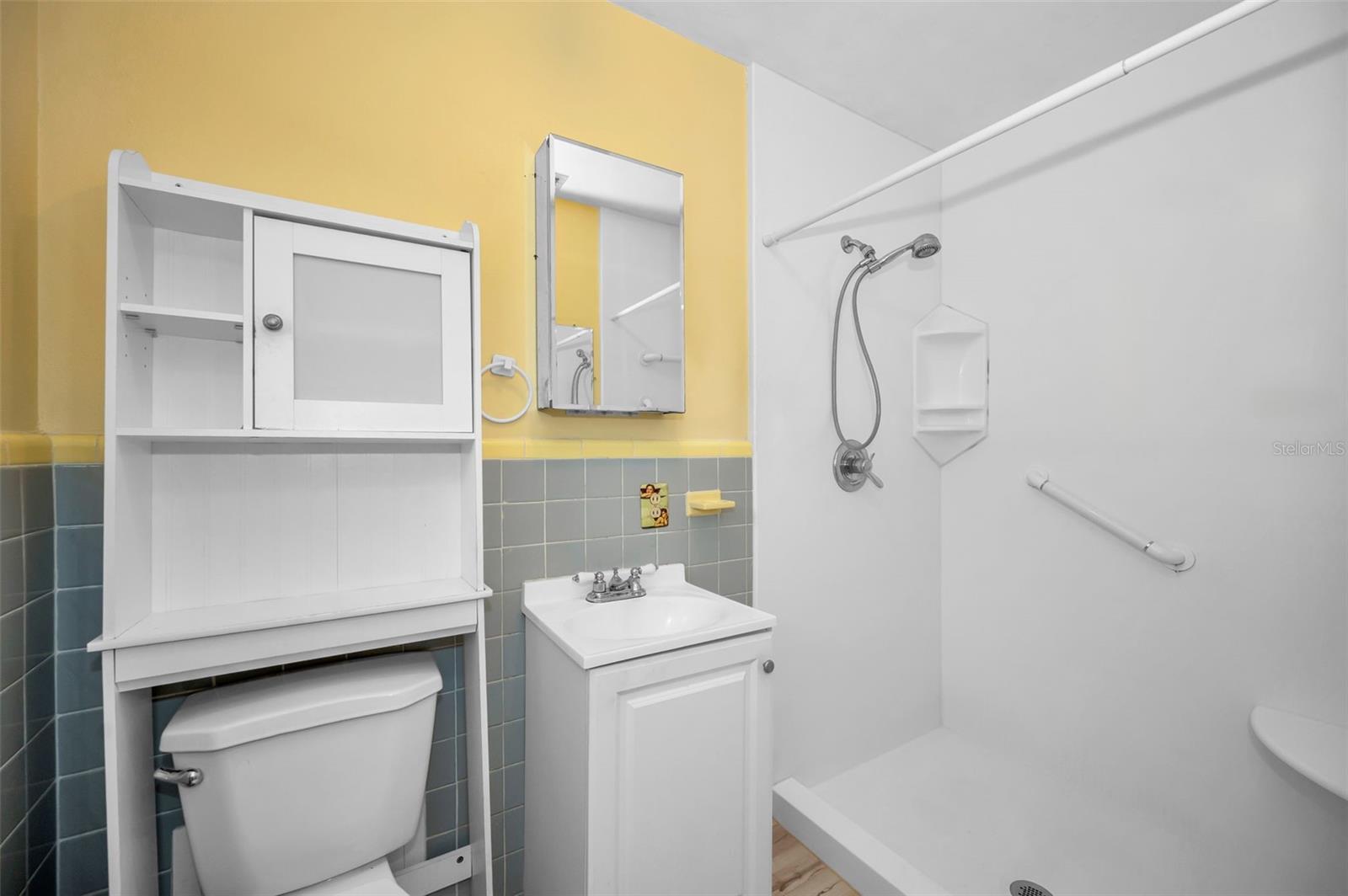 MAGNOLIA COURT - Residential