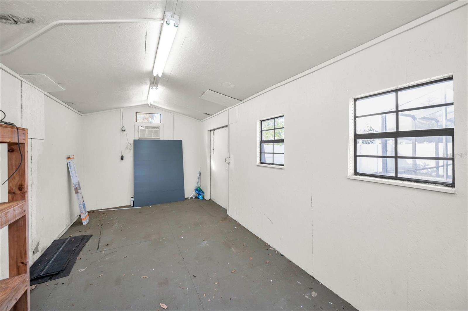 MAGNOLIA COURT - Residential