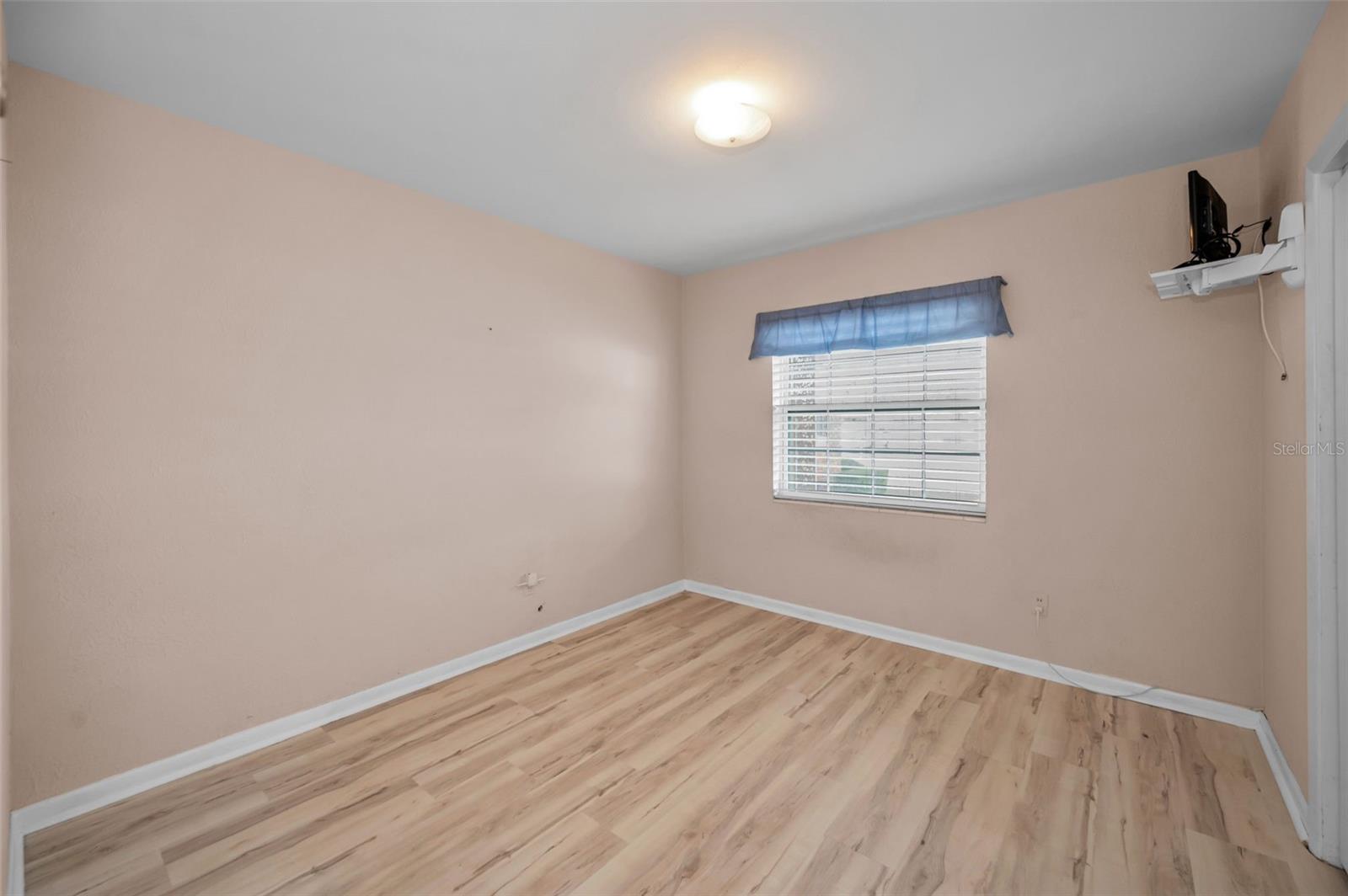 MAGNOLIA COURT - Residential