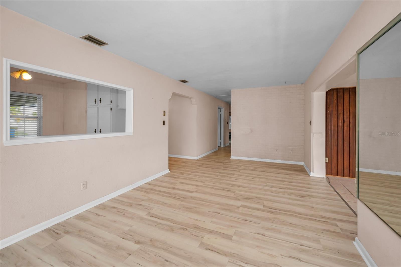 MAGNOLIA COURT - Residential