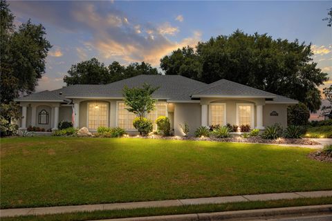 A home in LADY LAKE